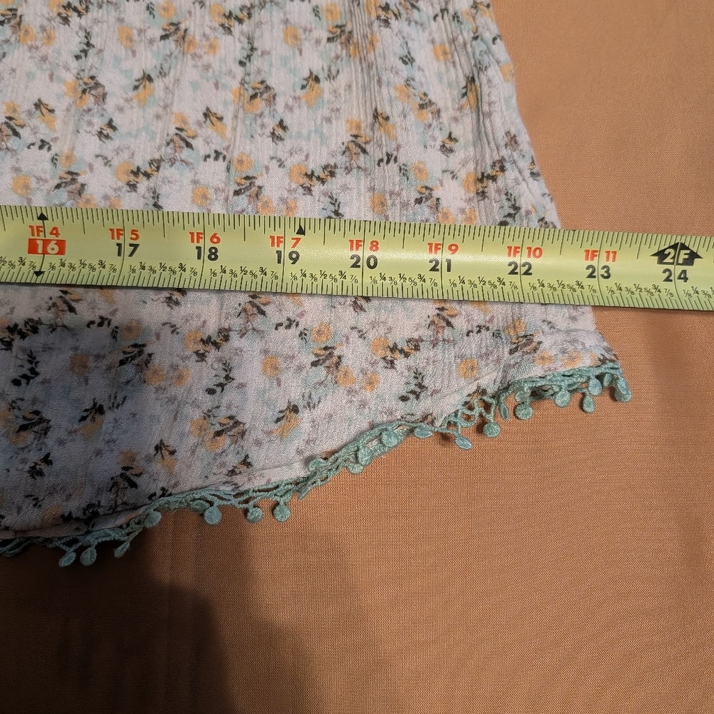 Belle Du Jour Ditsy Floral Blouse with Crochet Trim - Picture 12 of 12